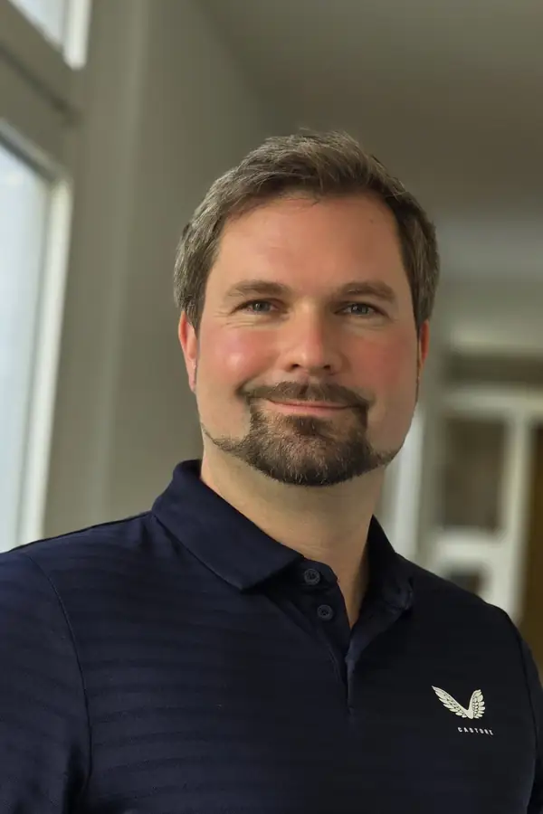 Tom Gundlach, Praxisinhaber, Osteopath und Physiotherapeut in Berlin-Wilmersdorf